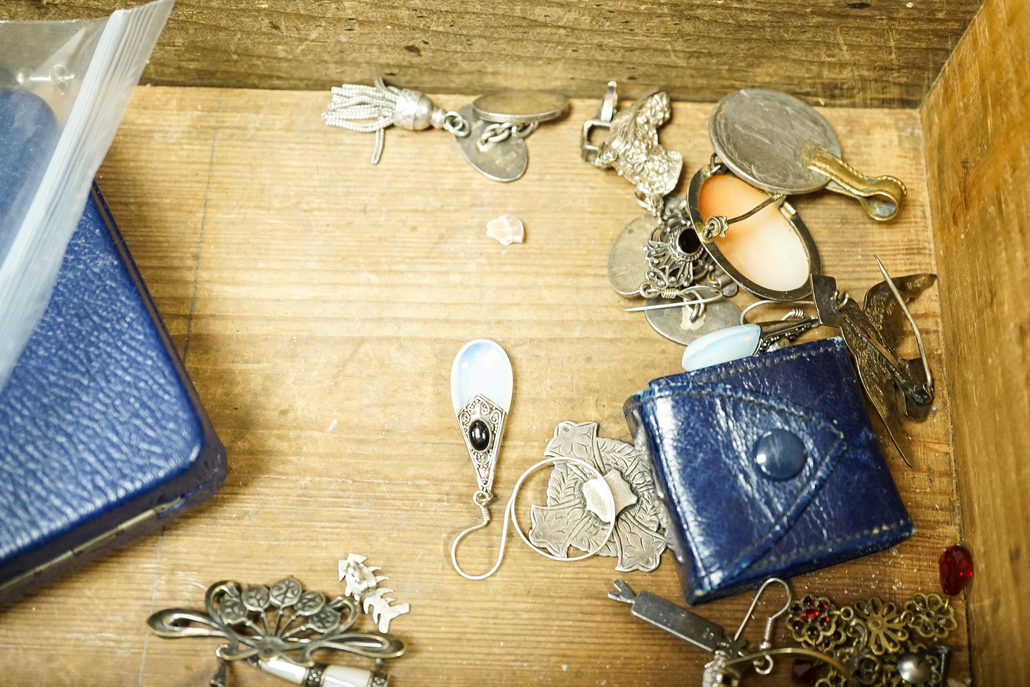 Mixed jewellery etc. including jet, silver and white metal and six amber set spoons.